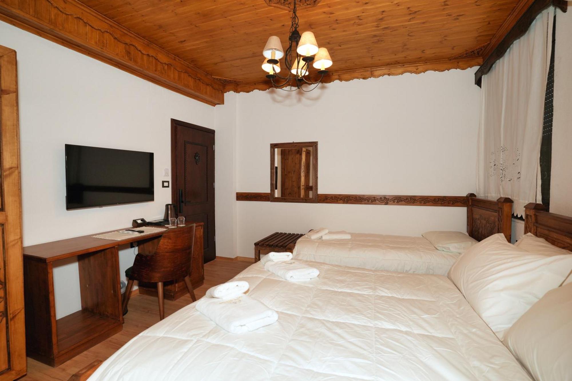 City Street Hotel Gjirokaster Exterior photo