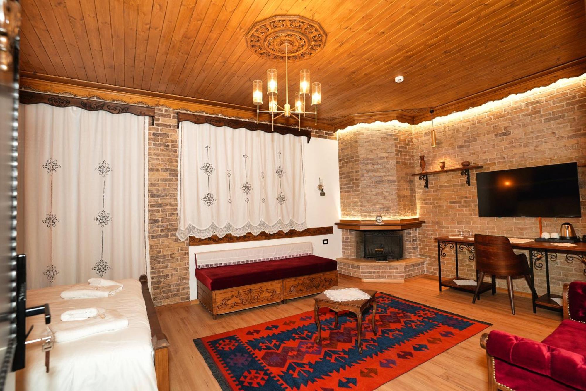 City Street Hotel Gjirokaster Exterior photo