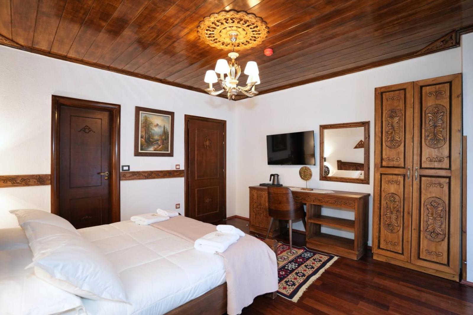 City Street Hotel Gjirokaster Exterior photo