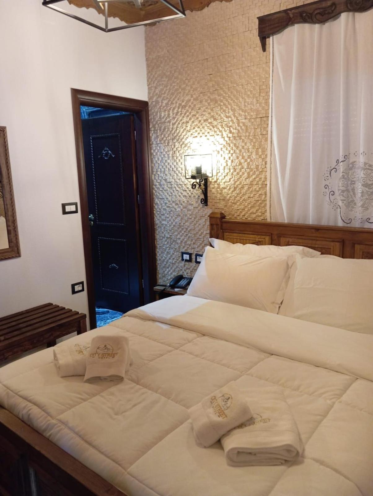 City Street Hotel Gjirokaster Room photo